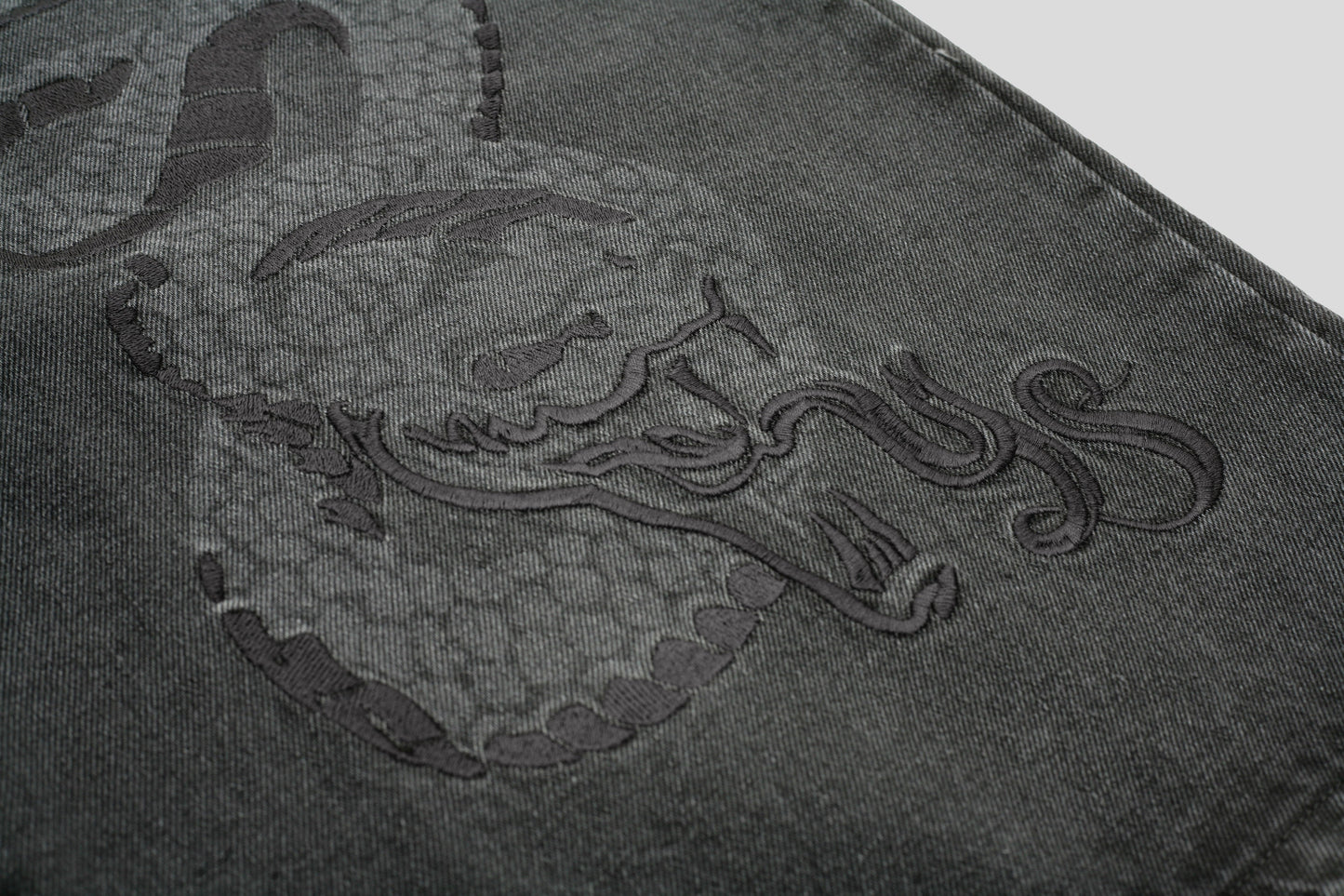 Snake Shorts (Black)